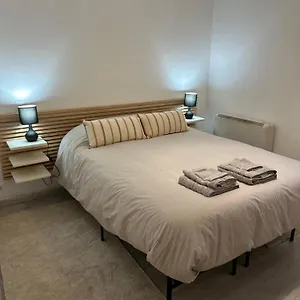 https://apt-a-5-min-del-aeropuerto-ifema.besthotelstoledo.com