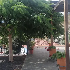 Casa Amagante, En Hoyo De Mazo