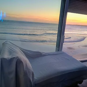https://apartamento-nuevo-encima-de-la-arena-primera-lnea-playa-wifi.es-andalucia.com